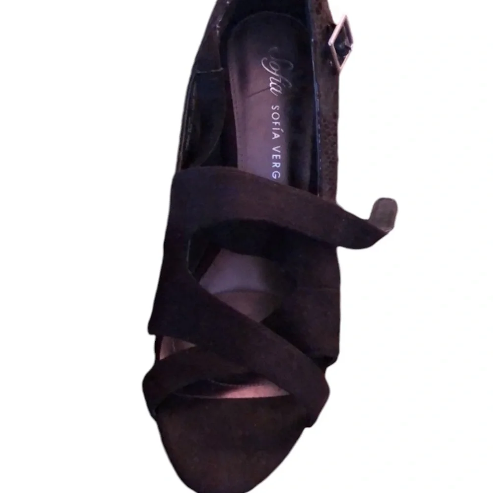 Sofia by Sofia Vargaro size 10 black platform heel faux suede reptile embossed